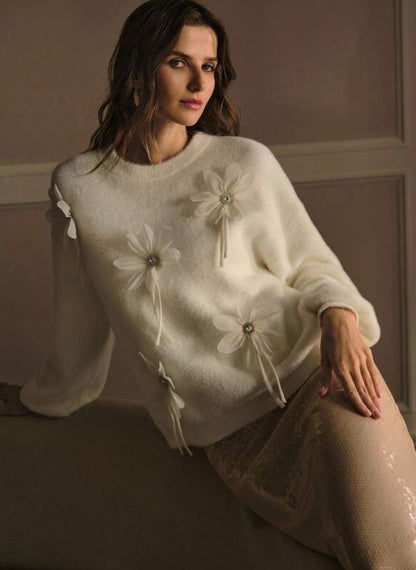 Elegant Coat with Floral Appliqués - Linheir