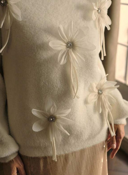 Elegant Coat with Floral Appliqués - Linheir