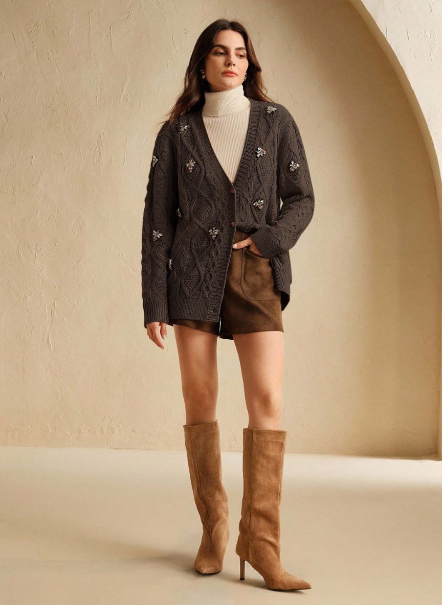 Elegant Women's Cardigan with Bee Design – Linheir