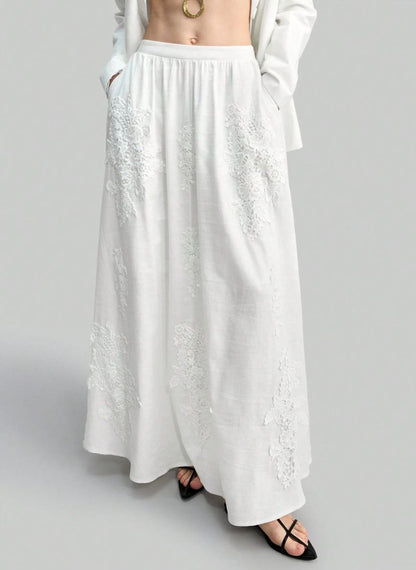 Embroidered Skirt with Small Flower – Linheir