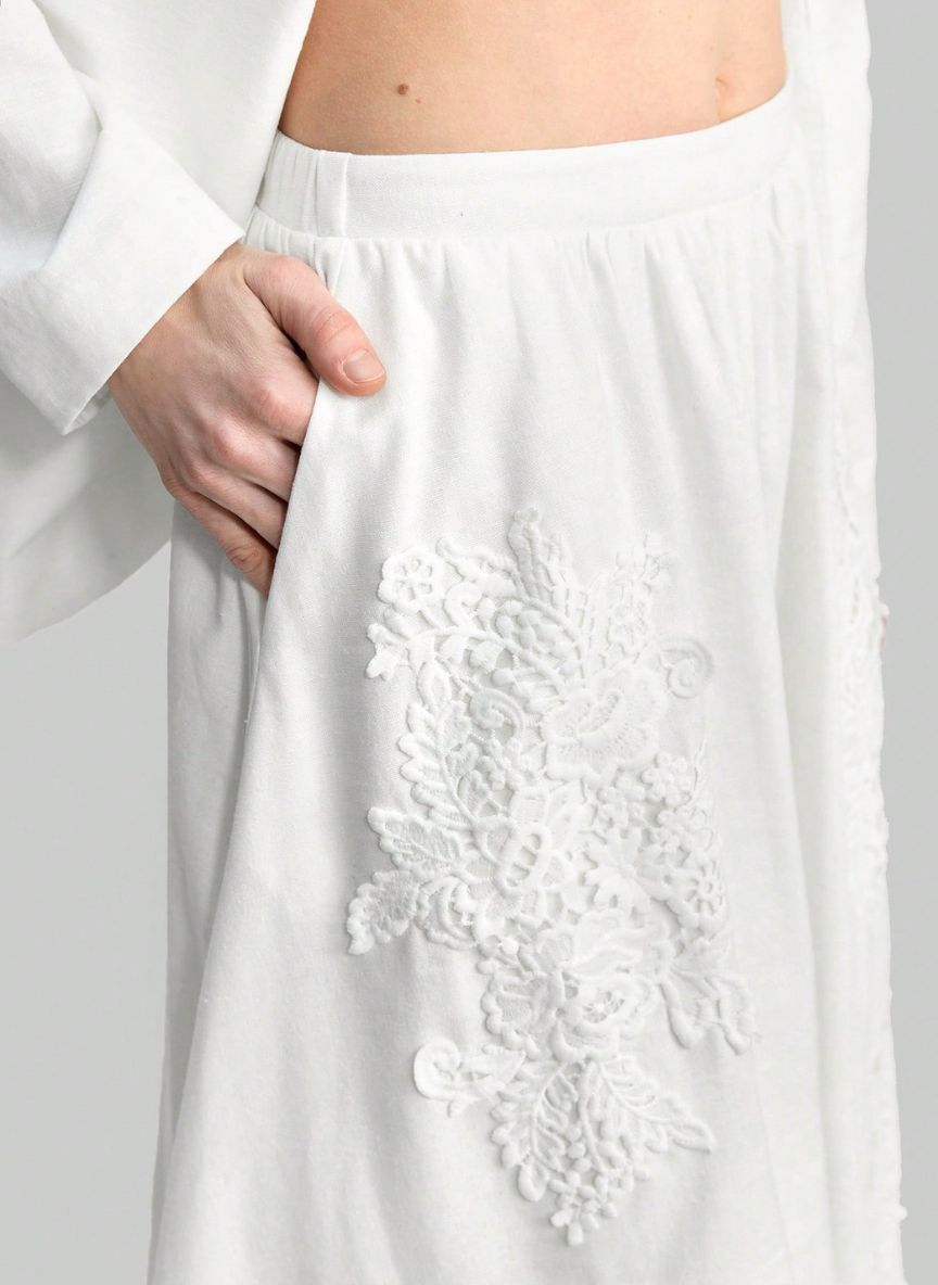 Embroidered Skirt with Small Flower – Linheir