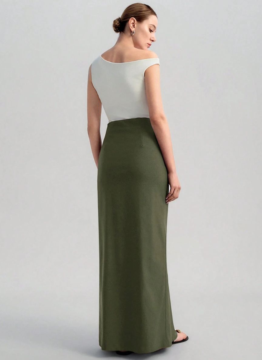 Wide Front Slit Skirt With Button – Linheir