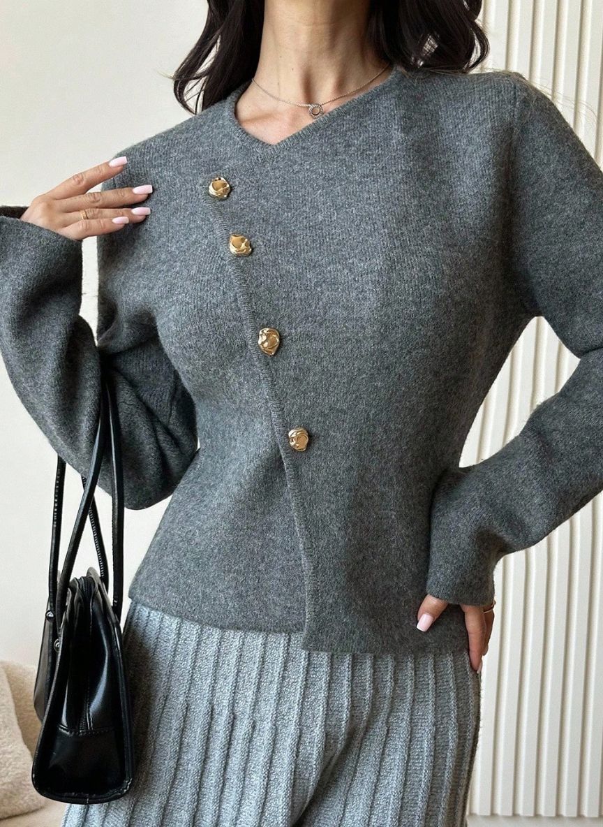 Women's Deep V-Neck Sweater – Linheir