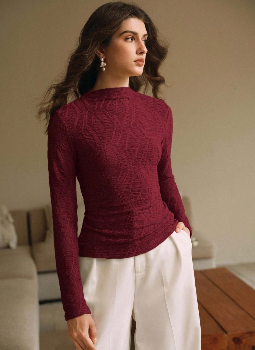 Women's Textured T-Shirt with Adjustable Cut - Linheir